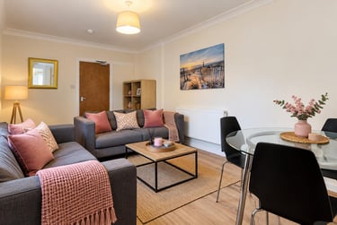 6 bed house, Malefant Street, Cathays, Cardiff, CF244QE - Image 1